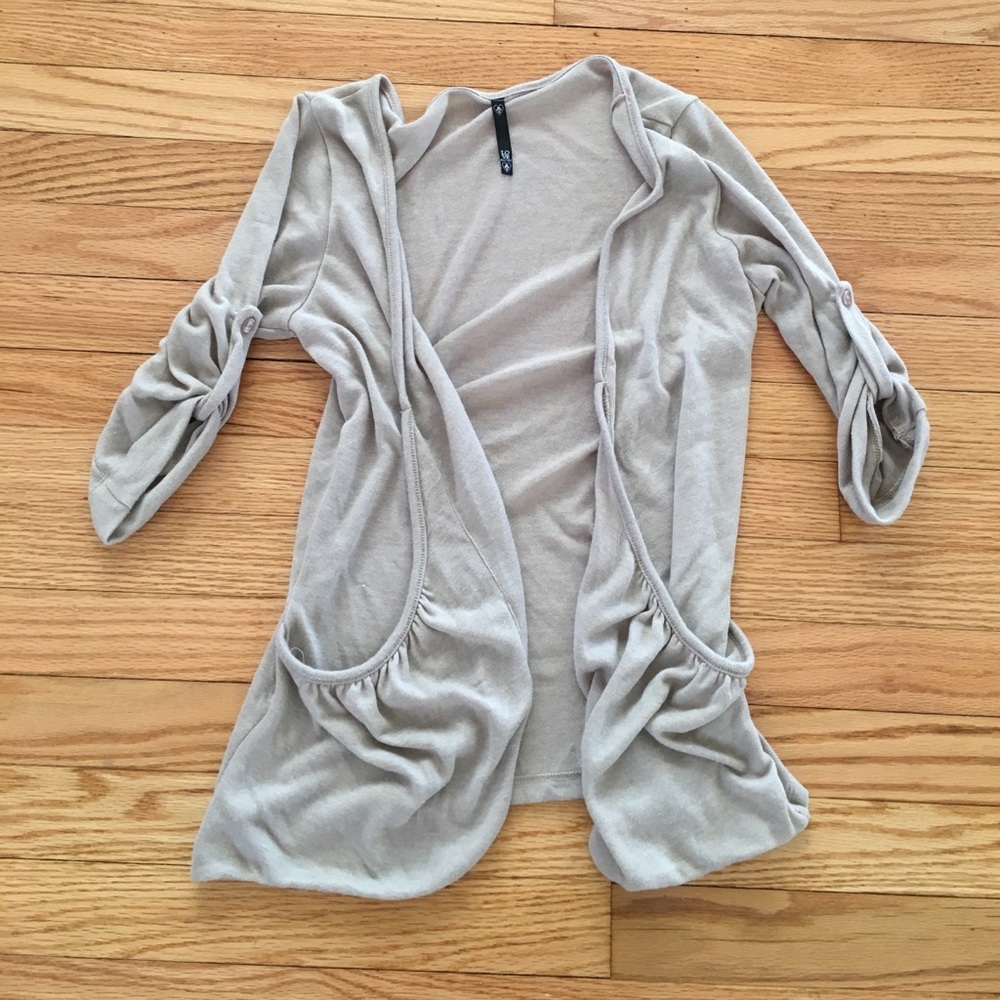 Tan cardigan with pockets