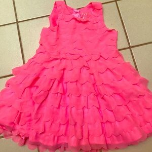 Beautiful pink ruffle dress size 5T.