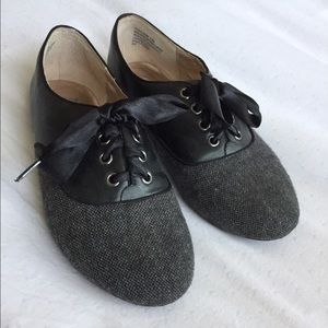 Black Steve Madden Oxford Flats