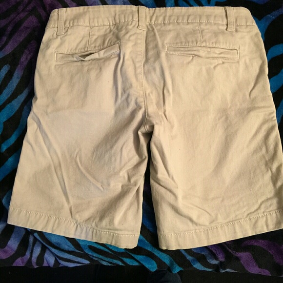 Aéropostale khaki Bermudas - Picture 2 of 3