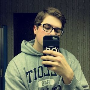 Meet your Posher, Tayler