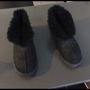 gently used ugg slippers