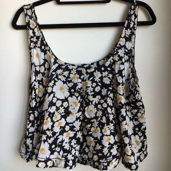 Kimchi Blue floral crop - Picture 2 of 3