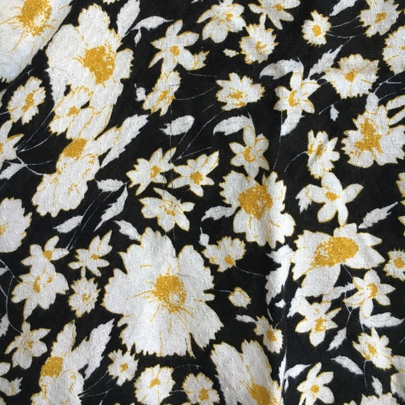 Kimchi Blue floral crop - Picture 3 of 3