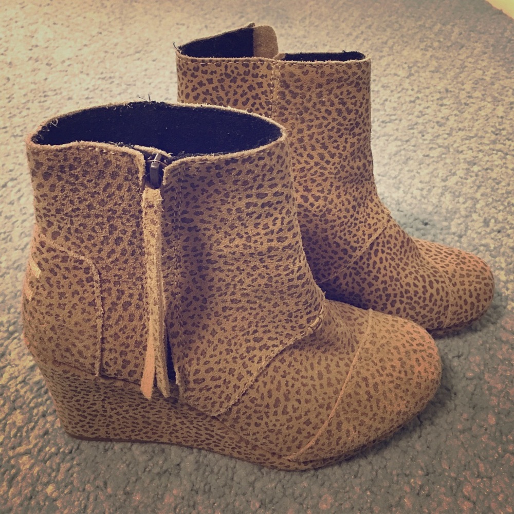 Toms wedges