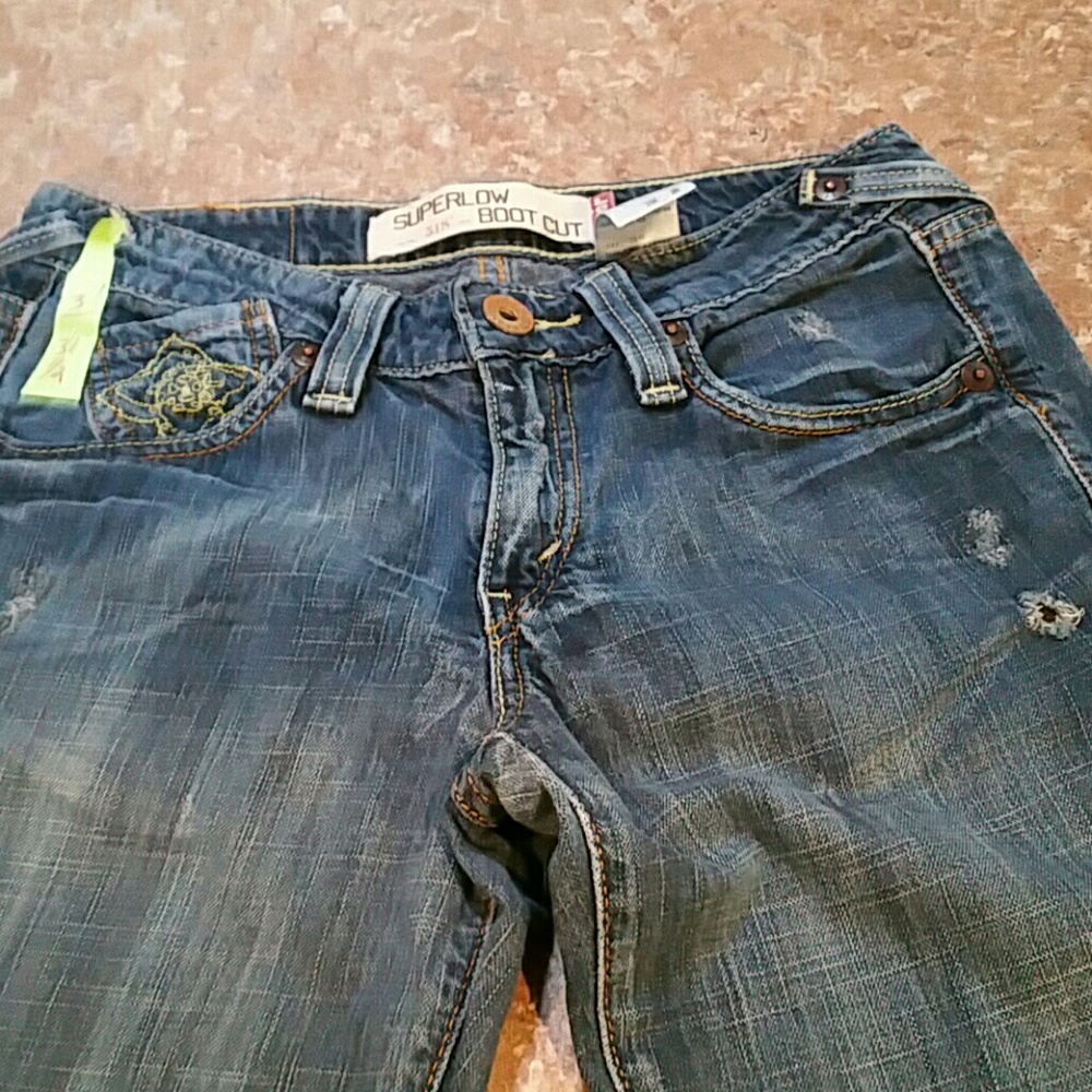 Levis  518