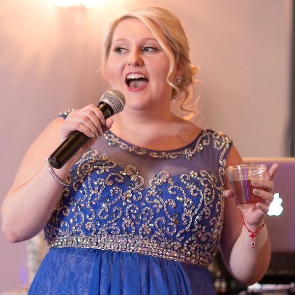 Meet your Posher, Leah! π - Picture 4 of 4