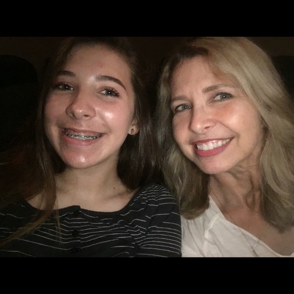 Meet your Posher, Janet - Picture 4 of 8