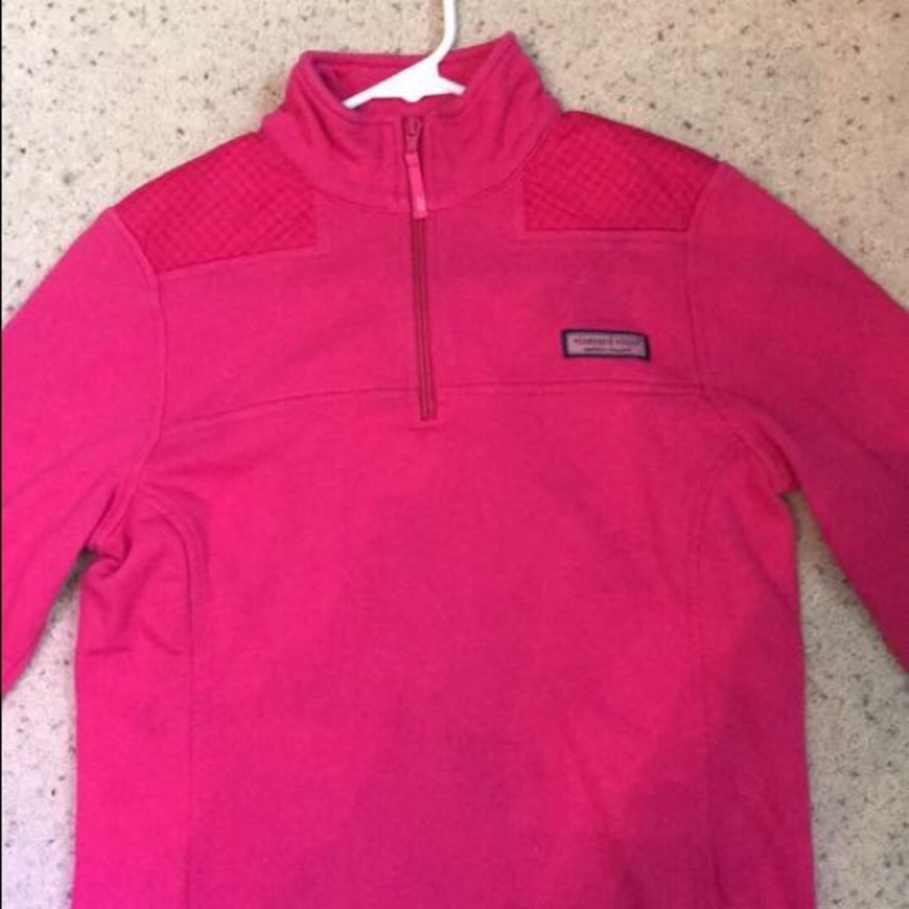 Vineyard vines pull over