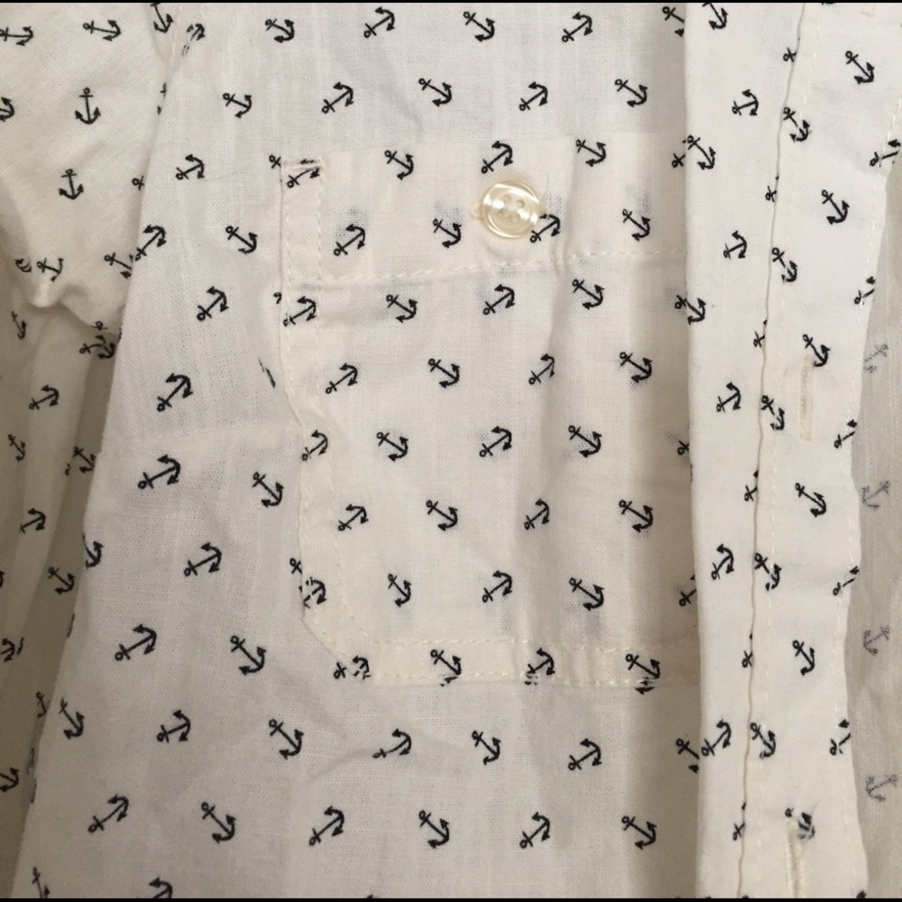 Old Navy long sleeved anchor button down shirt