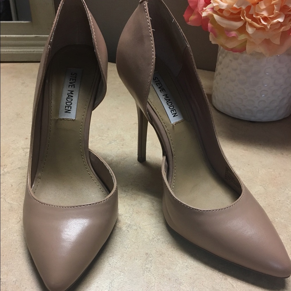 Steve Madden Nude Pump heels