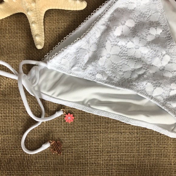 VS Med Teeny Bikini Bottoms White Lace Charms - Picture 3 of 4