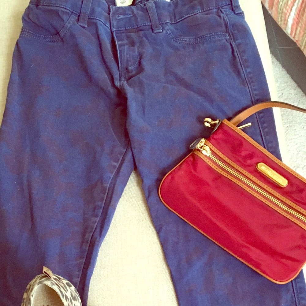 EUC Abercrombie Jeans with Purple Print