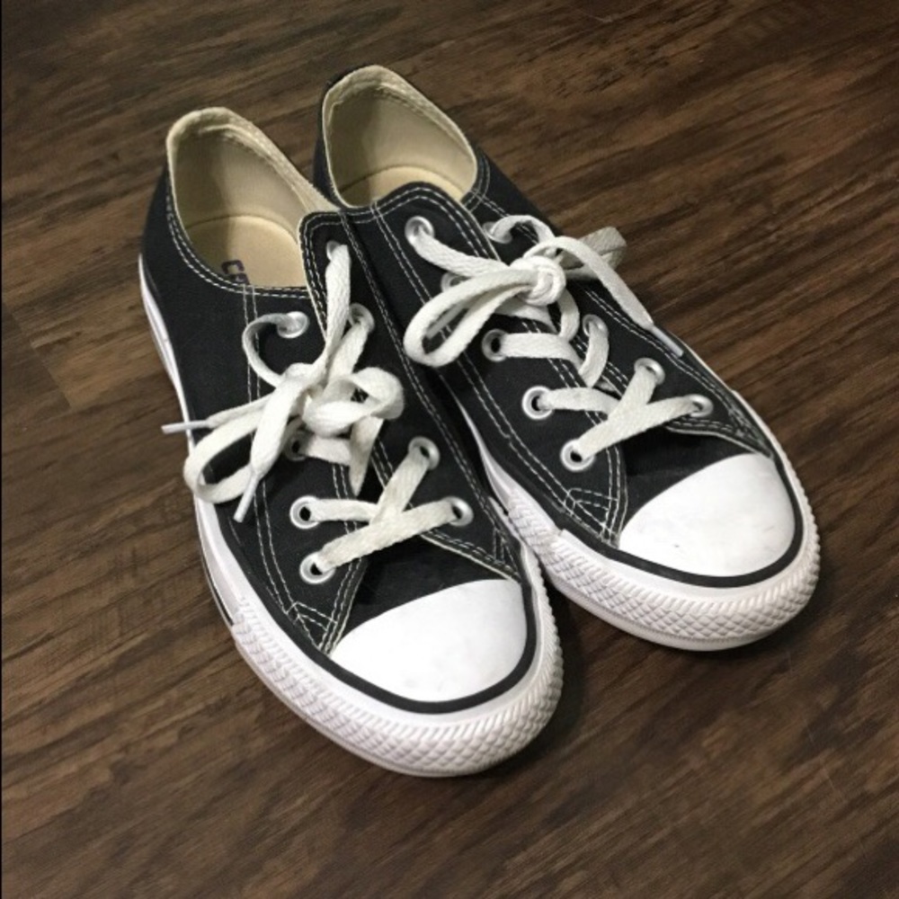 black converse