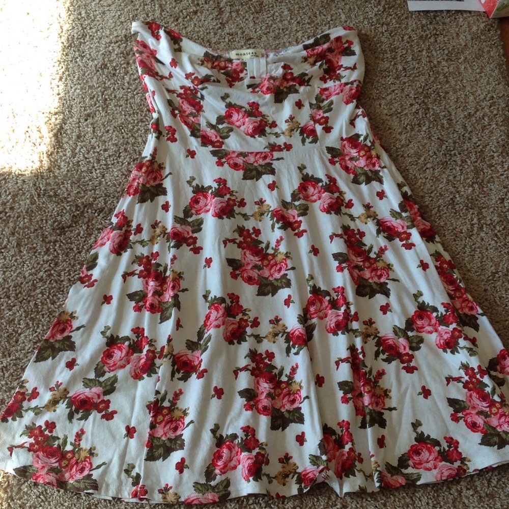 White flower sundress!!