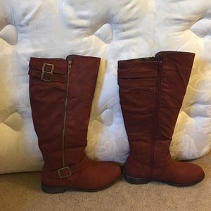 Rust/burgundy boots