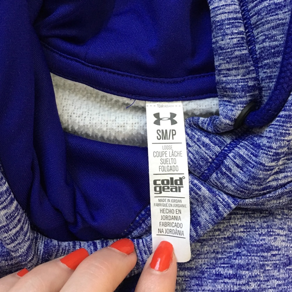 Under armour sweatshirt- thumb holes! - Picture 3 of 4