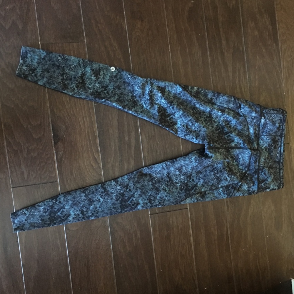 SOLDXX Lululemon pants - brand new!!❤️😍 - Picture 4 of 4