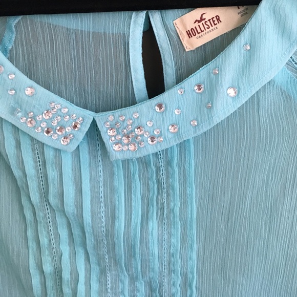 Hollister Shirt with Jewels - Picture 2 of 2