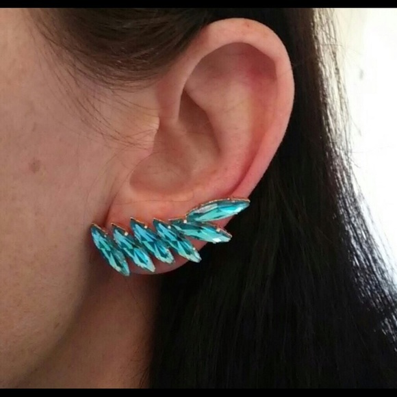 1 left 🎉Blue Crystal Wing Earring - Picture 3 of 4