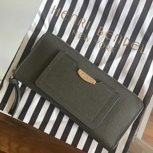 Henri Bendel Wallet