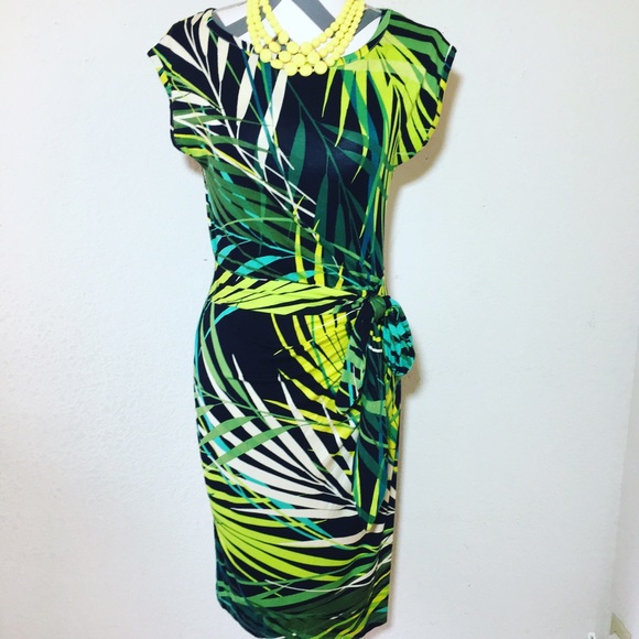 Spense Dresses & Skirts - Green print soft stretchy dress 💚🌷