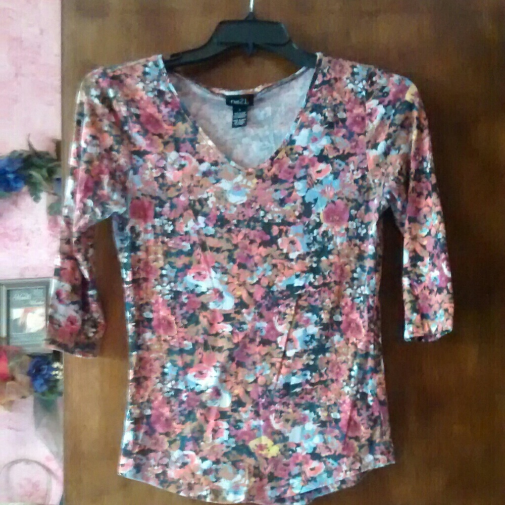 Long sleeved T-shirt