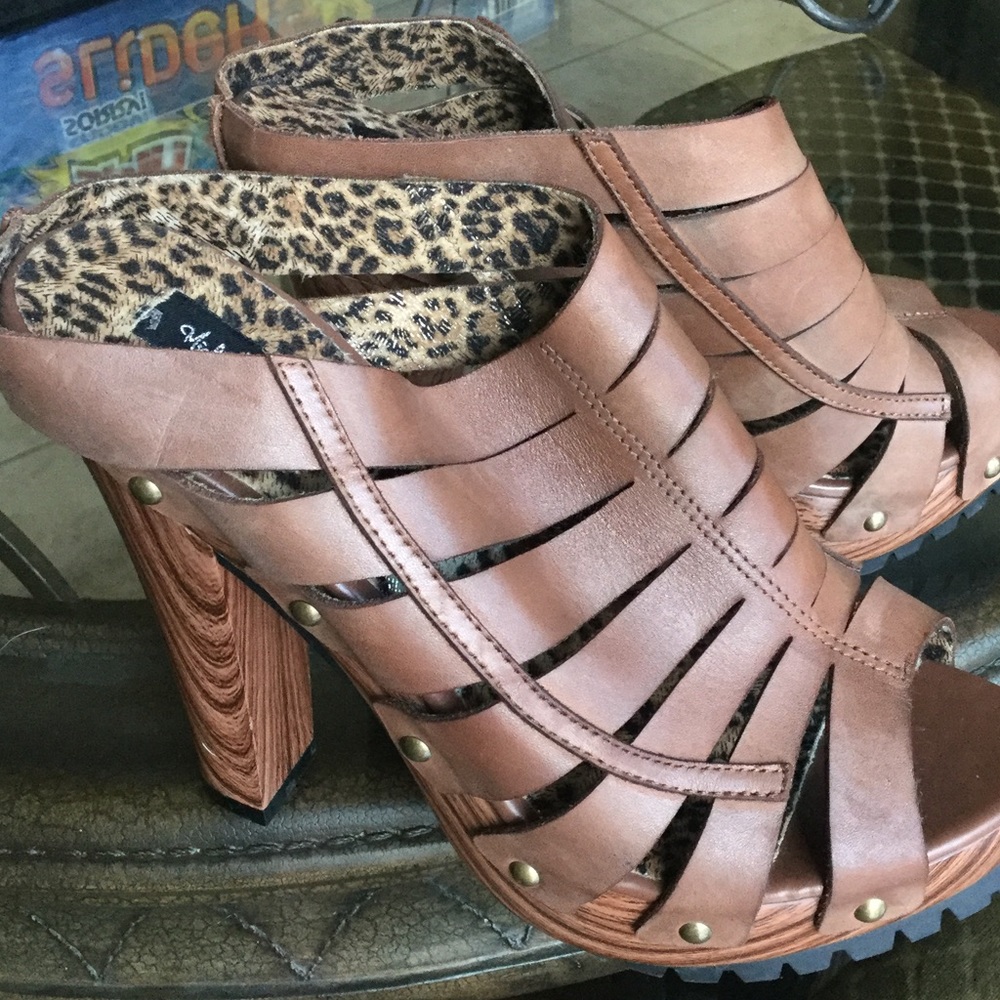 MICHAEL ANTONIO HEELS!