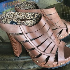 MICHAEL ANTONIO HEELS!