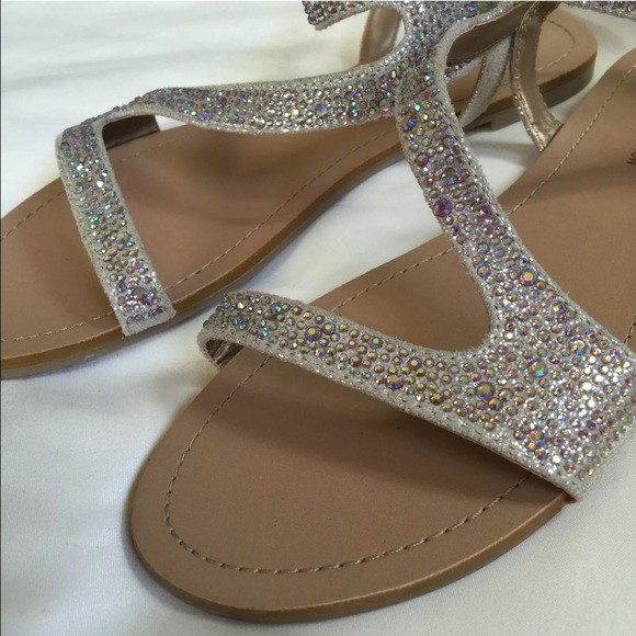 NWOB BCBG Studded Sandals size 8 - Picture 2 of 4