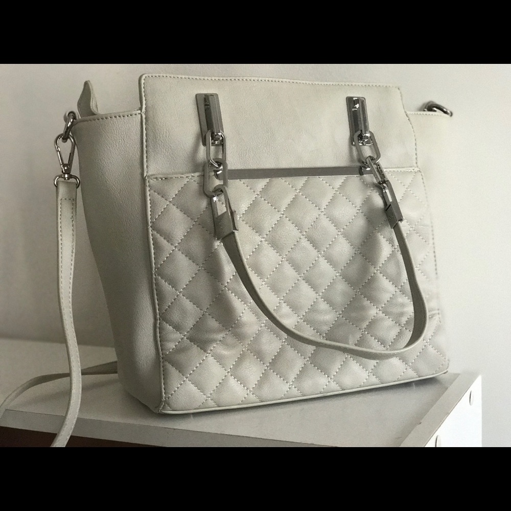 Charming Charlie Grey tote with strap