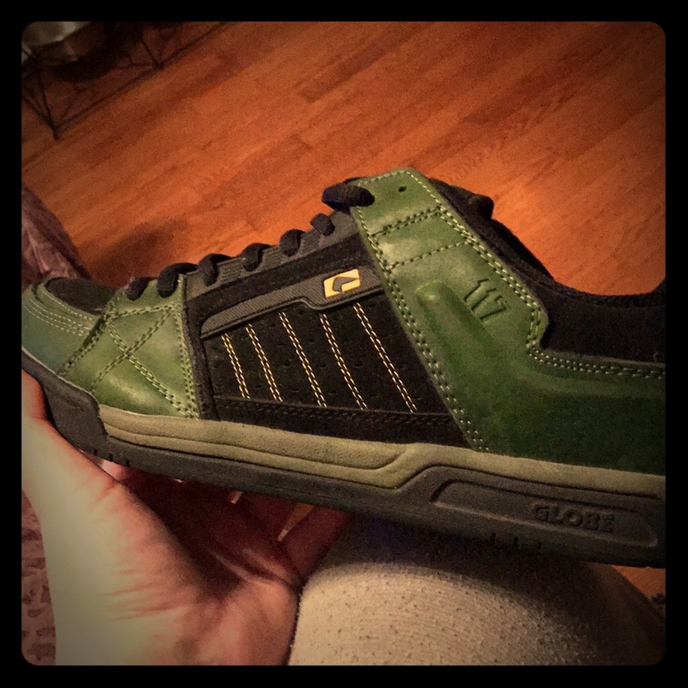 Globe x Halo Size 14