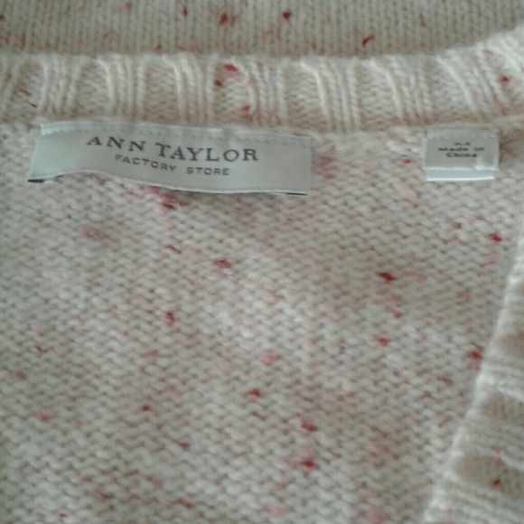 Ann Taylor pink wool sweater - Picture 4 of 4