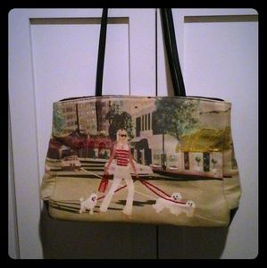 Handbag with retro print