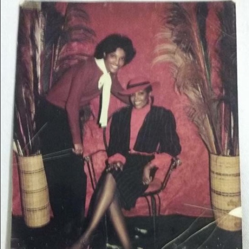 Meet your Posher, Joi