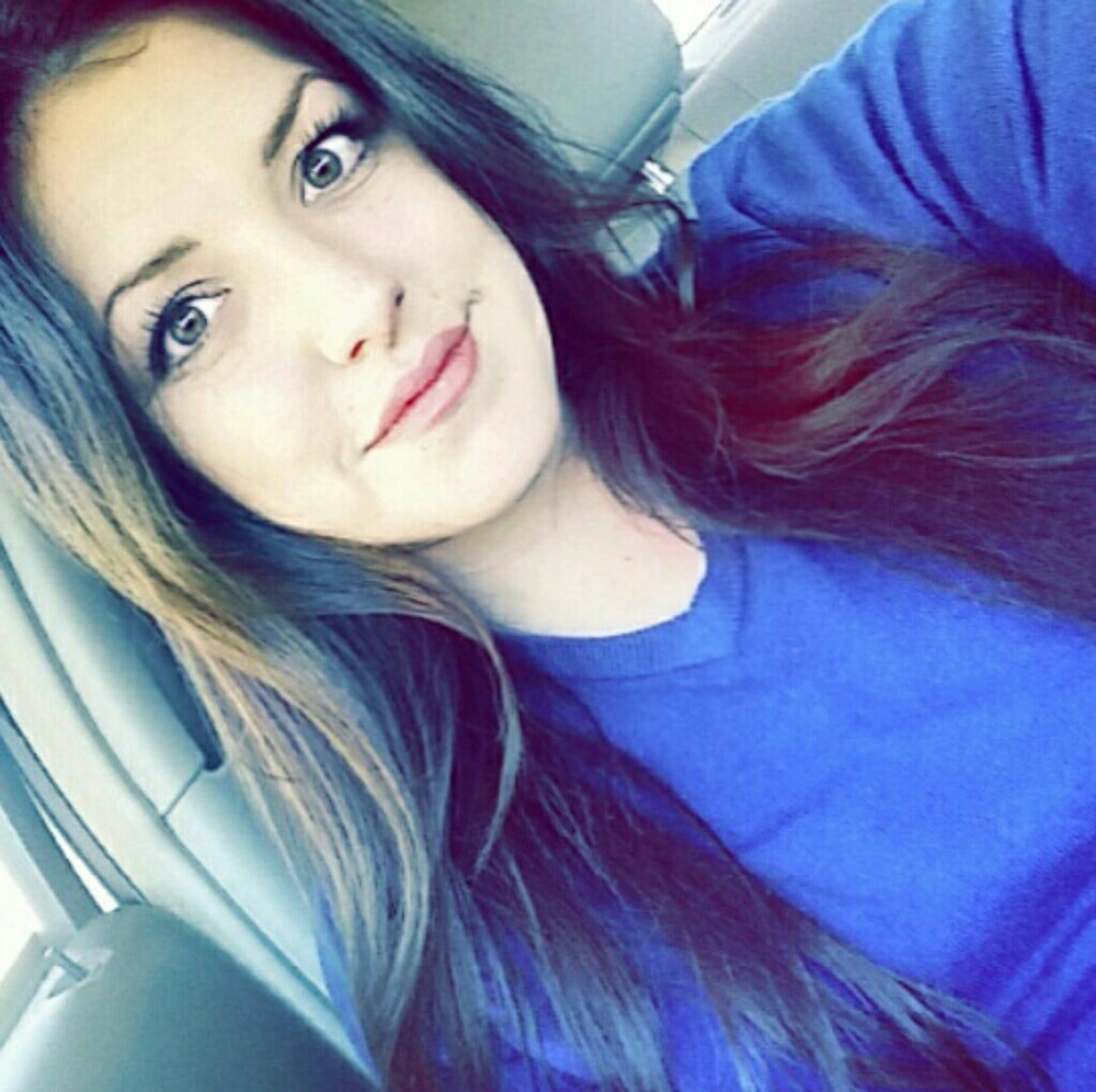 Meet your Posher, Cassandra