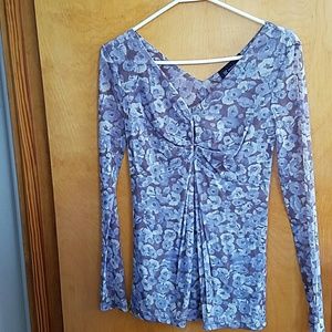 Beautiful long sleeve top ✔MAKE OFFER ✔