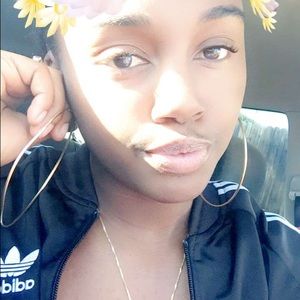 Meet your Posher, Denielle