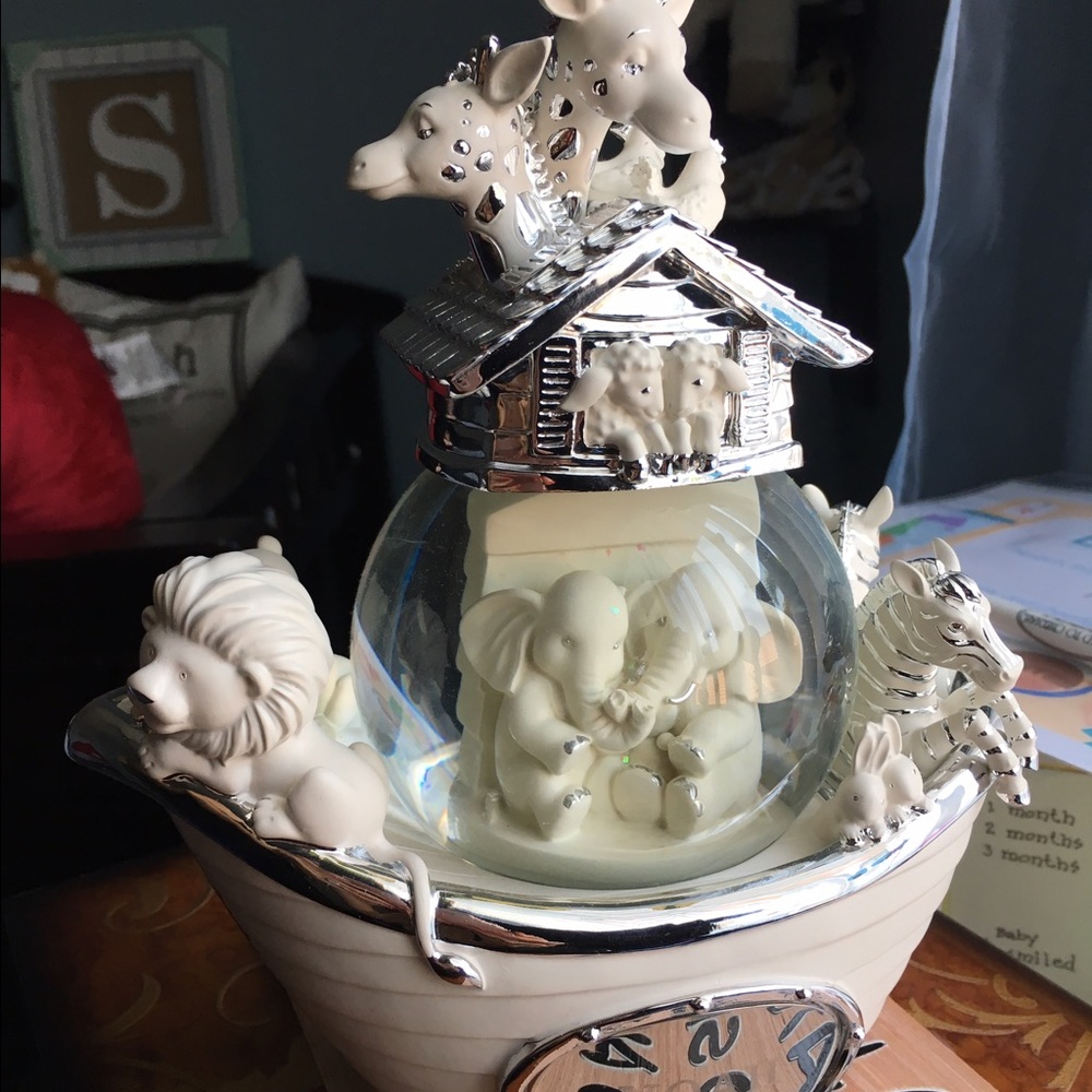 Noah's ark musical water box