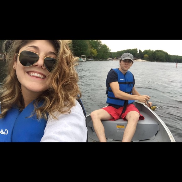 Meet your posher, Alanna - Picture 1 of 1