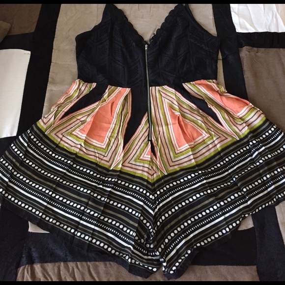 New summer romper. SALE🎉 - Picture 4 of 7