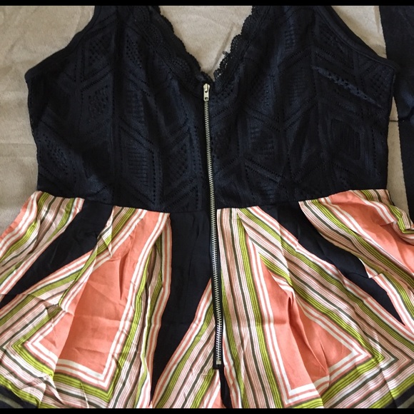 New summer romper. SALE🎉 - Picture 5 of 7