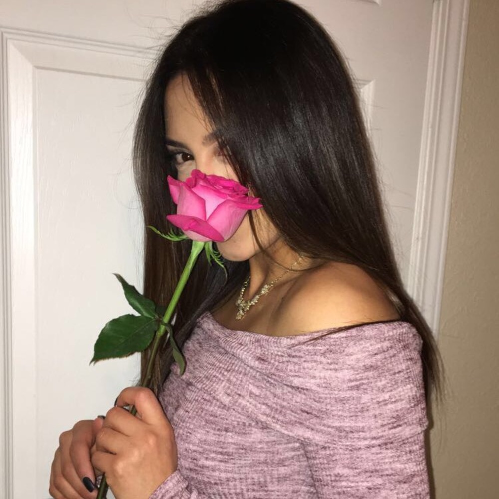 Meet your Posher, Yesenia