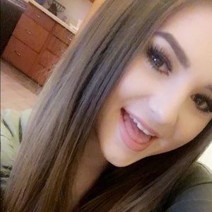Meet your Posher, Alyssa