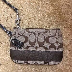 COACH wristlet NWOT, authentic
