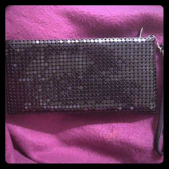 Handbags - Small wristlet