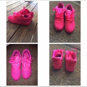Nike Air Max 90 neon pink....size 5Y