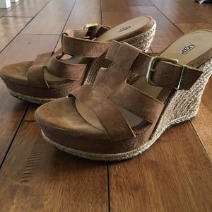 UGG beige wedges. NEW. 7.5