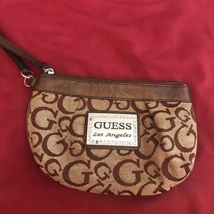 Guess wristlet🖤