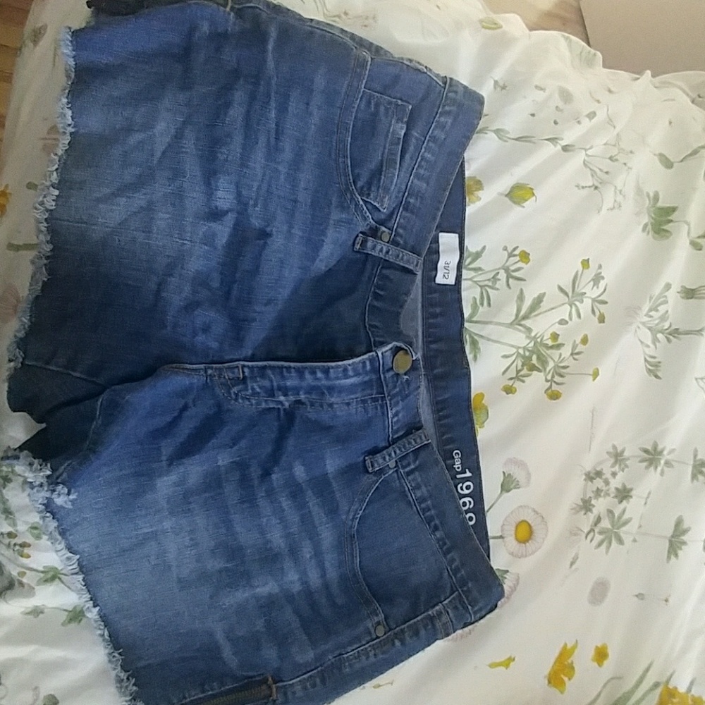 Perfect Gap cutoff shorts.